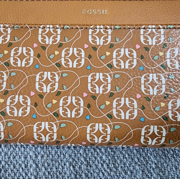 💙Fossil Jori Zip Clutch wristlet - Picture 2 of 4